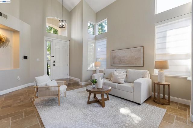 377 Squirrel Ridge Way, Danville, CA 94506