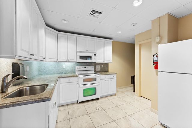 1200 S Ocean Boulevard 3A, Boca Raton, FL 33432