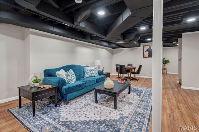 18 Spoede Hills Drive, St Louis, MO 63141