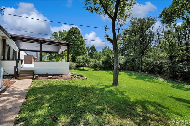 18 Spoede Hills Drive, St Louis, MO 63141