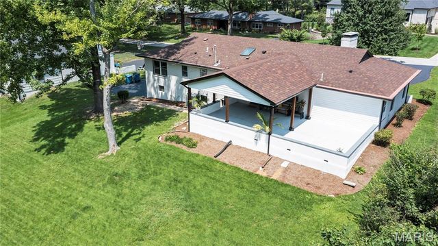 18 Spoede Hills Drive, St Louis, MO 63141
