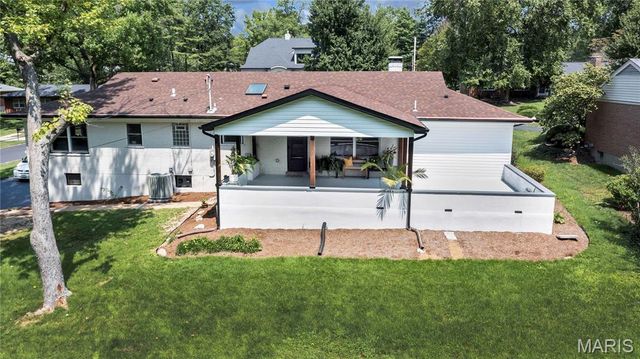 18 Spoede Hills Drive, St Louis, MO 63141