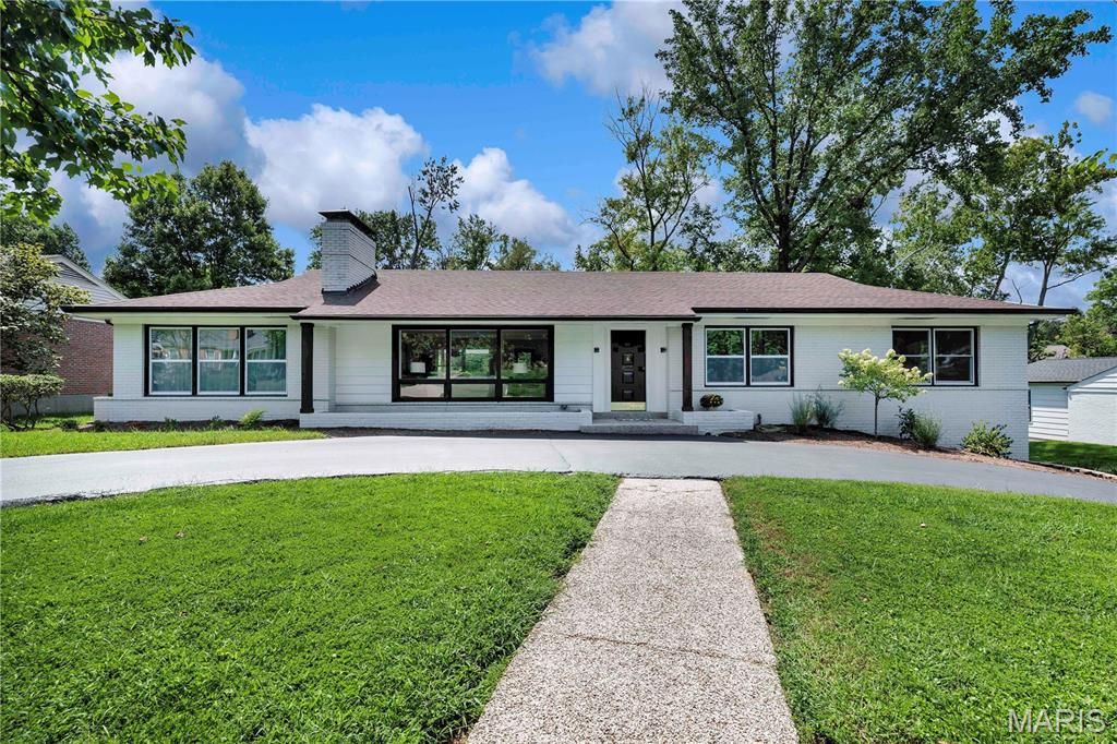 18 Spoede Hills Drive, St Louis, MO 63141