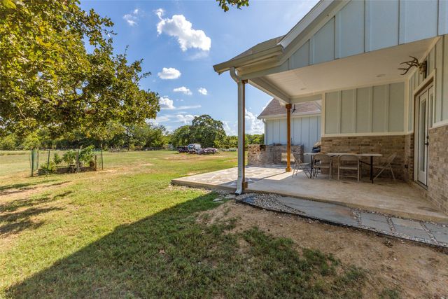 357 Private Road 7782, Wills Point, TX 75169