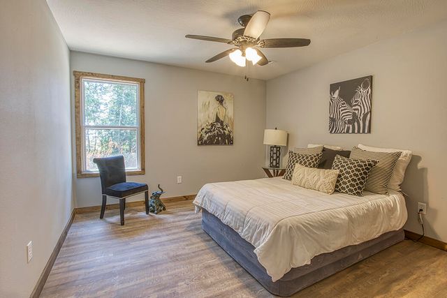 200 Bluebell Road, Billings, MO 65610