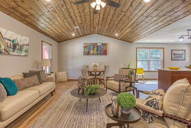 200 Bluebell Road, Billings, MO 65610