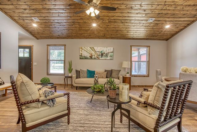 200 Bluebell Road, Billings, MO 65610