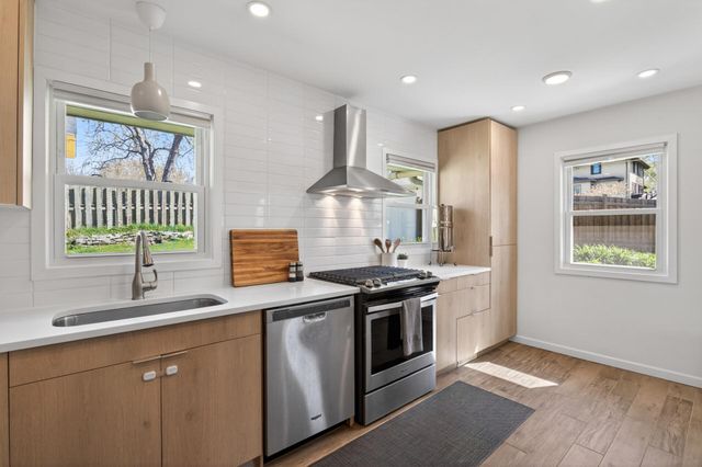 1001 34th Avenue NE, Minneapolis, MN 55418