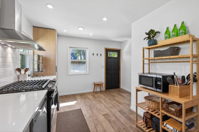 1001 34th Avenue NE, Minneapolis, MN 55418