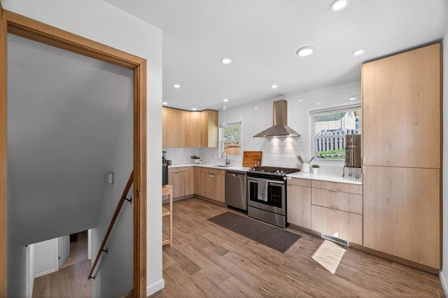 1001 34th Avenue NE, Minneapolis, MN 55418
