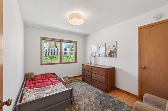 1001 34th Avenue NE, Minneapolis, MN 55418