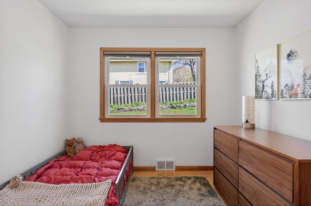 1001 34th Avenue NE, Minneapolis, MN 55418