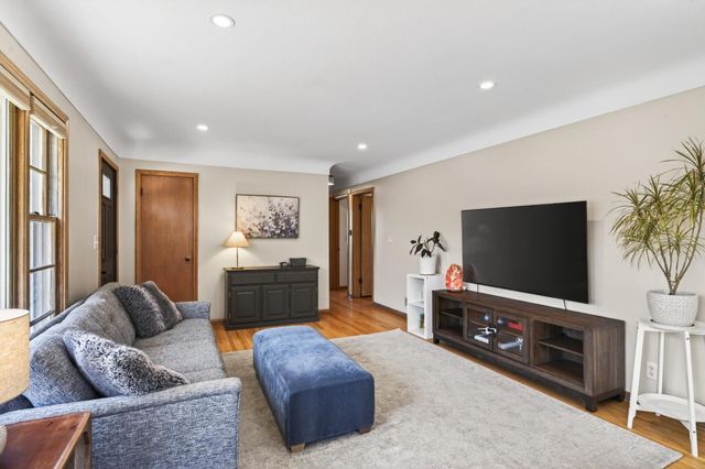 1001 34th Avenue NE, Minneapolis, MN 55418