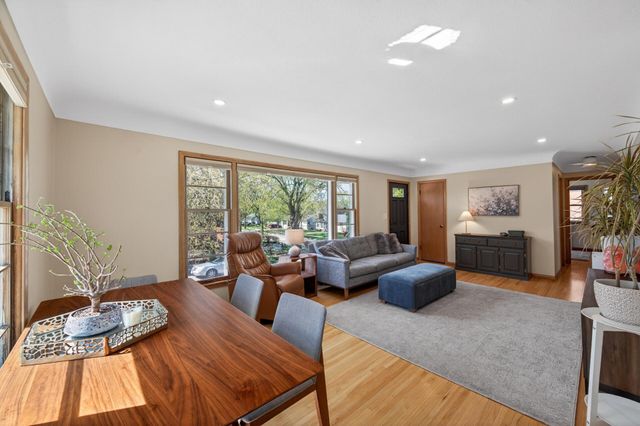 1001 34th Avenue NE, Minneapolis, MN 55418