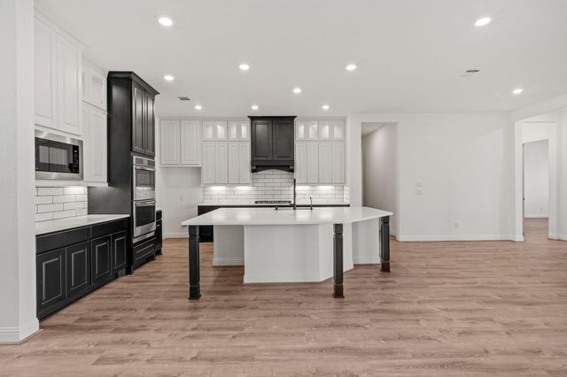 18935 Wild Thornberry Drive, Tomball, TX 77377