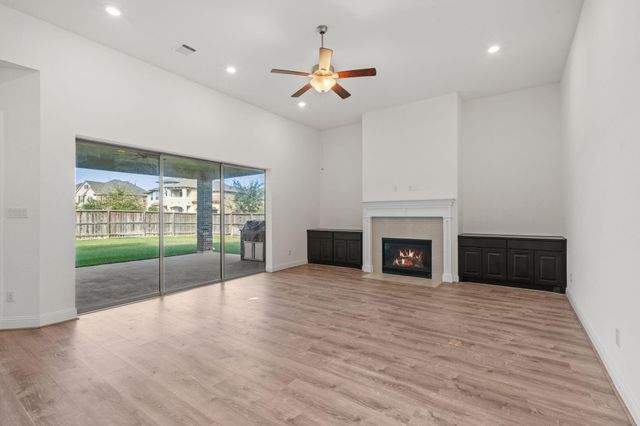 18935 Wild Thornberry Drive, Tomball, TX 77377