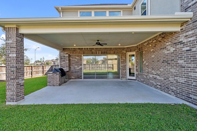 18935 Wild Thornberry Drive, Tomball, TX 77377