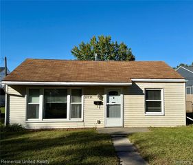 36020 Glen Street, Westland, MI 48186