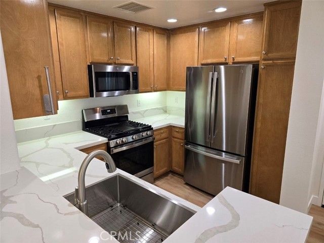 48 Vermillion, Irvine, CA 92603