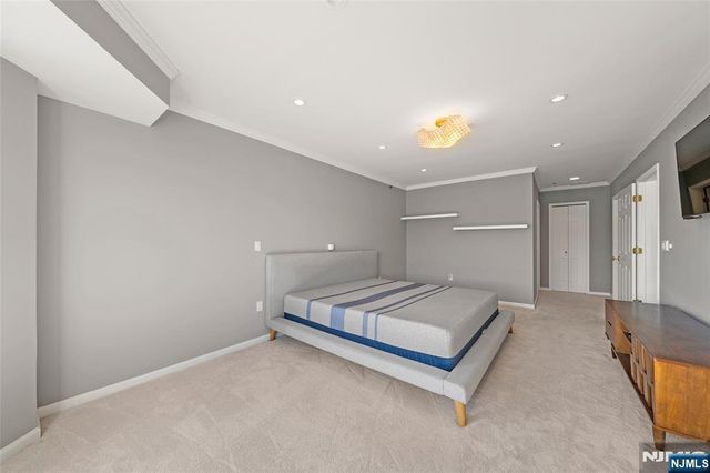 402 Jefferson Court 402, Edgewater, NJ 07020