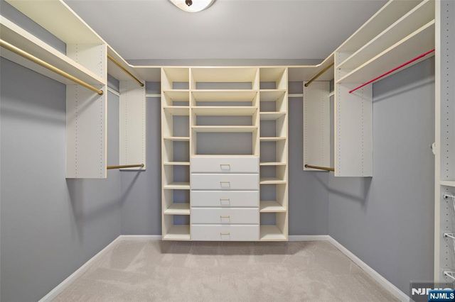 402 Jefferson Court 402, Edgewater, NJ 07020