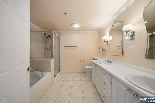 402 Jefferson Court 402, Edgewater, NJ 07020