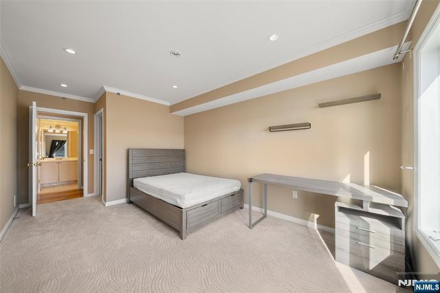 402 Jefferson Court 402, Edgewater, NJ 07020