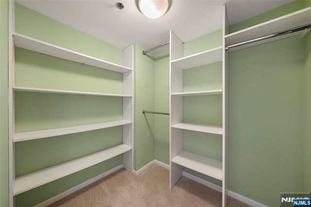 402 Jefferson Court 402, Edgewater, NJ 07020