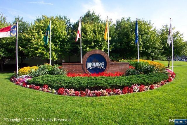 402 Jefferson Court 402, Edgewater, NJ 07020