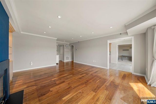 402 Jefferson Court 402, Edgewater, NJ 07020