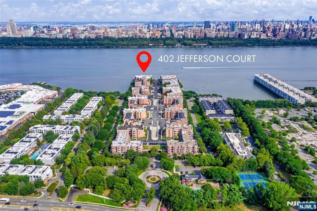 402 Jefferson Court 402, Edgewater, NJ 07020