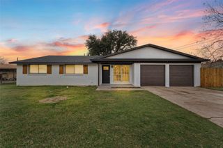 4300 Greenbriar Drive, Waco, TX 76705