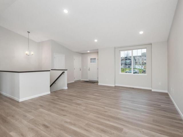 648 Hawthorne Lane, Watertown, MN 55388