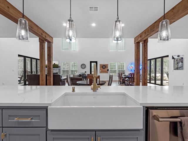 192 B Fm 1097, New Waverly, TX 77358