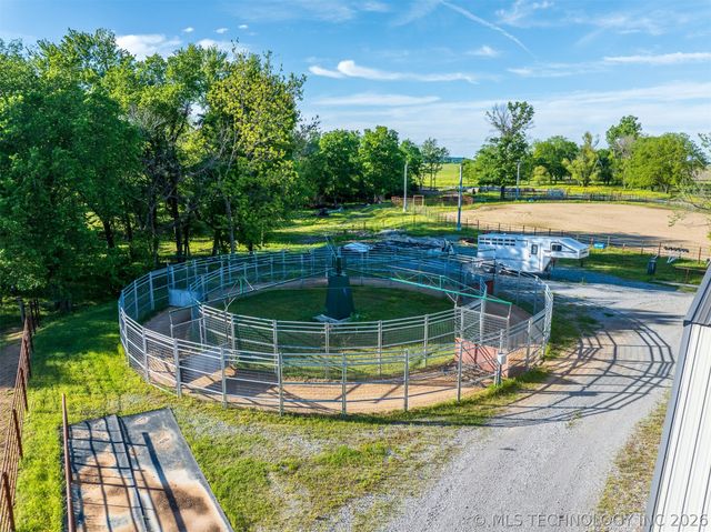 5378 W 450 Road, Pryor, OK 74361