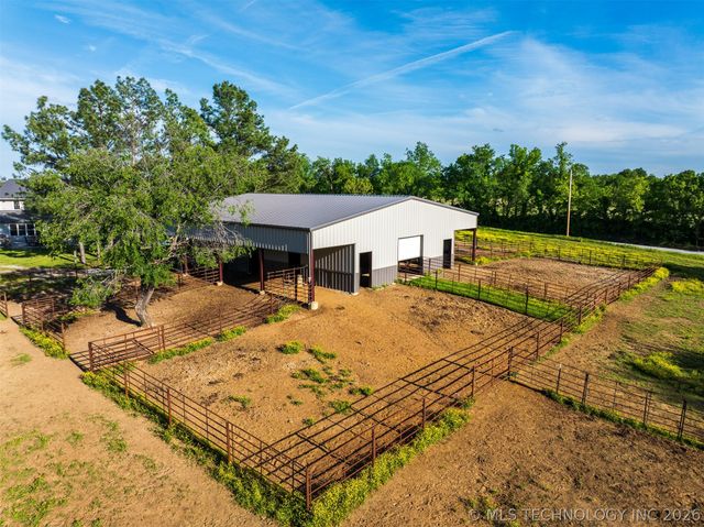 5378 W 450 Road, Pryor, OK 74361