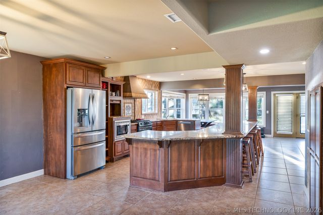 5378 W 450 Road, Pryor, OK 74361