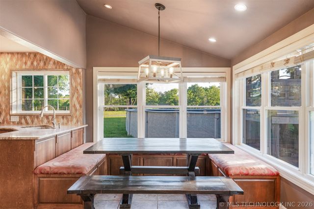 5378 W 450 Road, Pryor, OK 74361