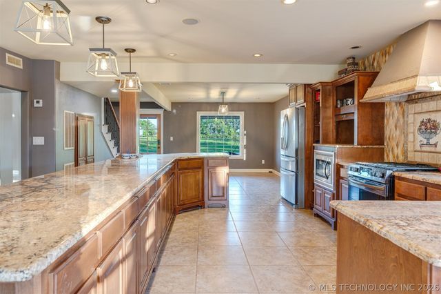 5378 W 450 Road, Pryor, OK 74361