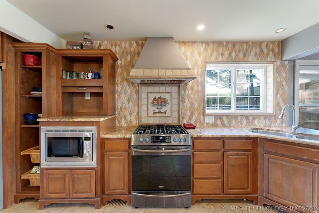 5378 W 450 Road, Pryor, OK 74361