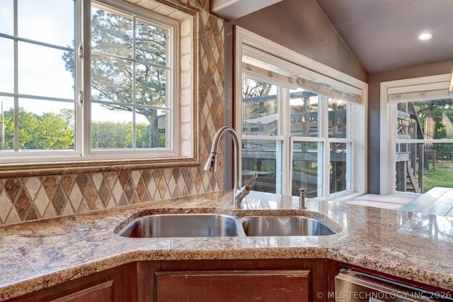 5378 W 450 Road, Pryor, OK 74361