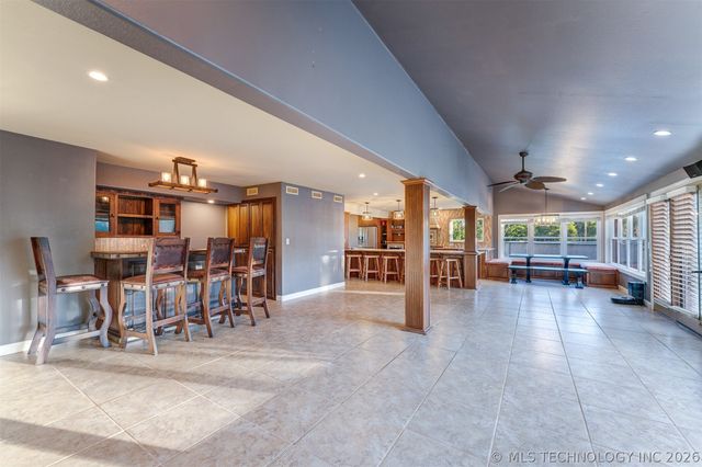 5378 W 450 Road, Pryor, OK 74361