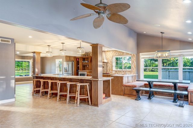 5378 W 450 Road, Pryor, OK 74361