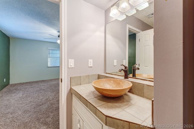 5378 W 450 Road, Pryor, OK 74361