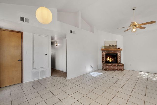 5421 Gold Rush Drive NW, Albuquerque, NM 87120