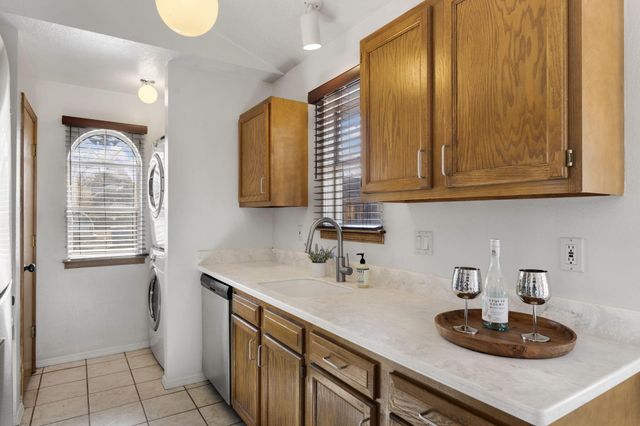 5421 Gold Rush Drive NW, Albuquerque, NM 87120