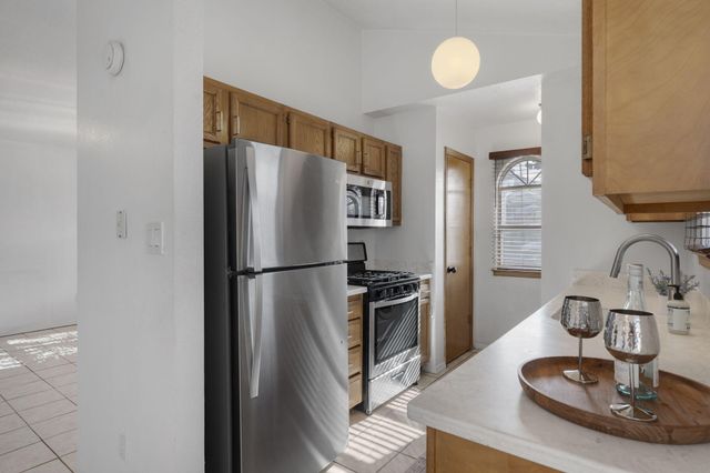 5421 Gold Rush Drive NW, Albuquerque, NM 87120