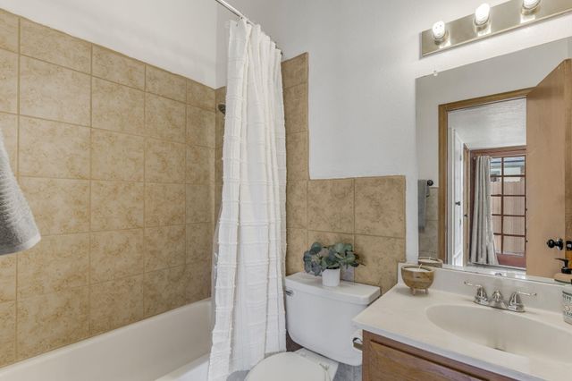 5421 Gold Rush Drive NW, Albuquerque, NM 87120