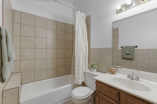 5421 Gold Rush Drive NW, Albuquerque, NM 87120