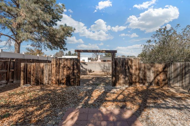 5421 Gold Rush Drive NW, Albuquerque, NM 87120